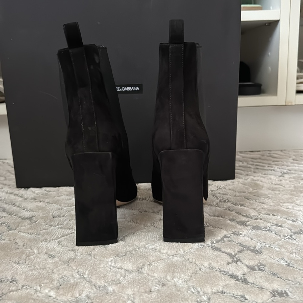Dolce & Gabbana black suede boots - Picture 6 of 9